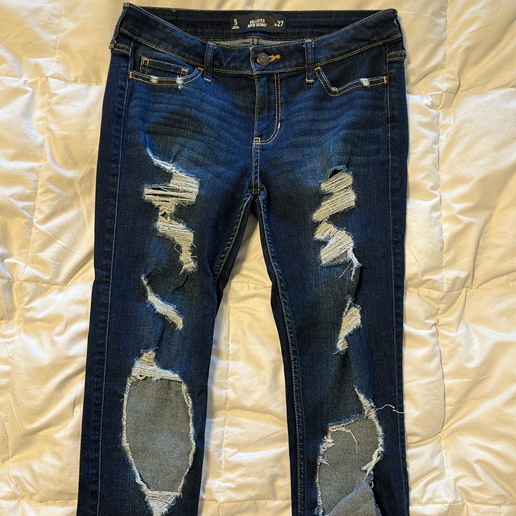 Hollister Destroyed Skinny Jeans